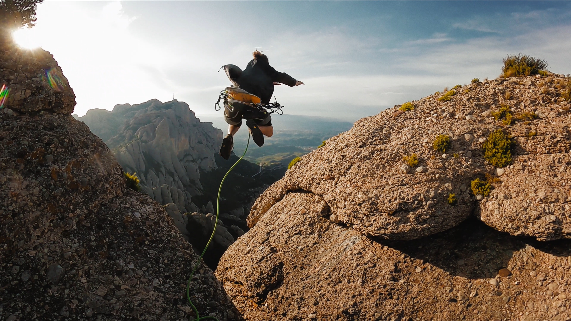 SOBREVOLANDO MONTSERRAT